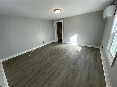 116 Harrell Street - D — Photo 2