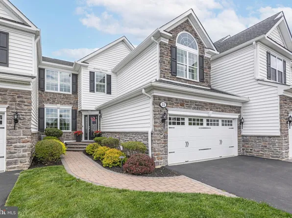 25 Brown Ln, Newtown, PA 18940