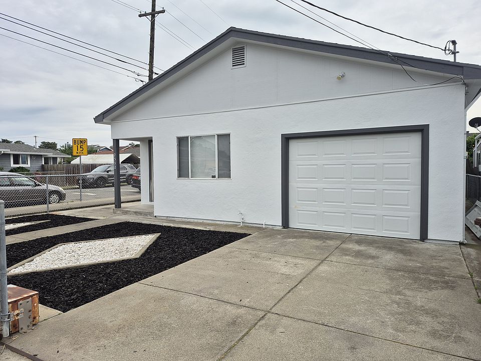 1st image of 2532 Dover Ave