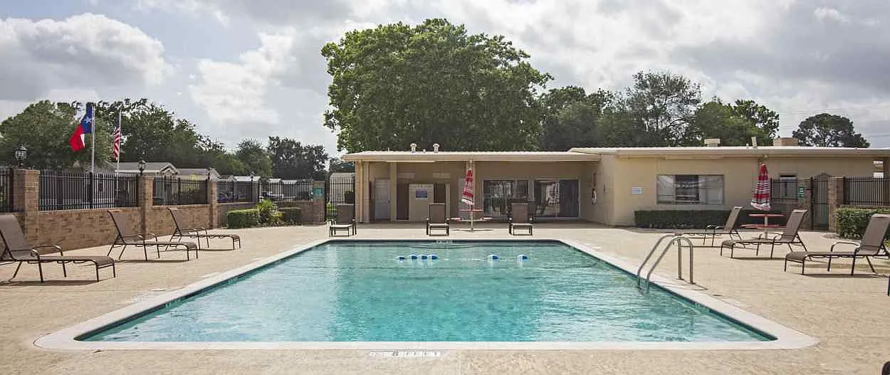 Woodland Estates (TX) — Photo 1