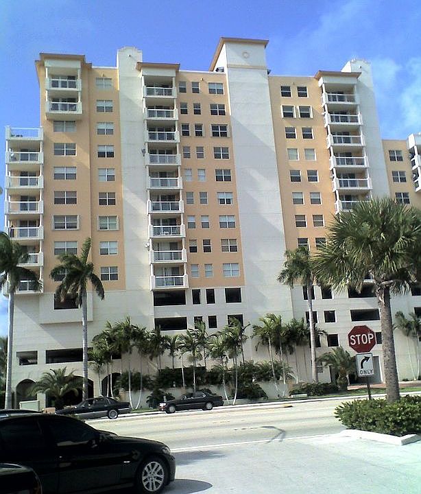 (Add Caption)Great 74 unit building ON Biscayne Bay with phenomenal views