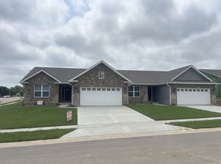 135 Pine Ridge Ct, Fairview Heights, IL 62208