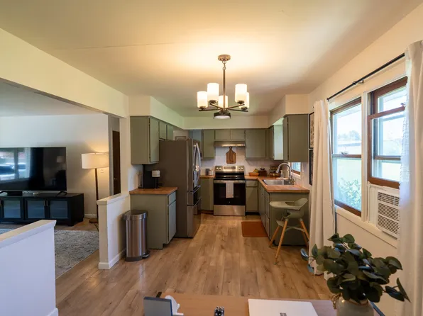 105 N Willard Ave, Janesville, WI 53548