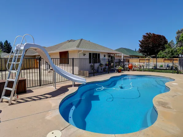 2654 Queens Way, Redding, CA 96001