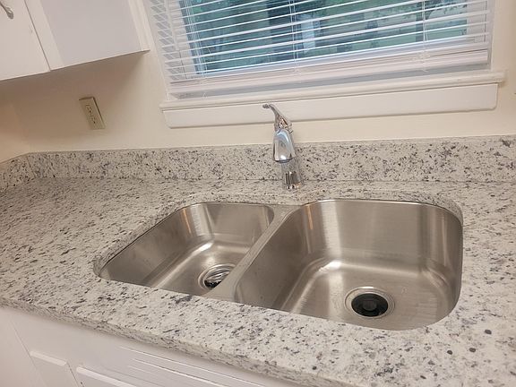 3rd image of 8267 Lifford Pl