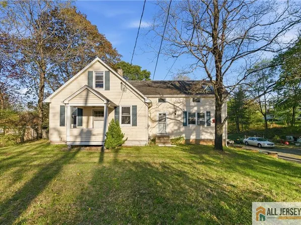 106 Main St, Whitehouse Station, NJ 08889