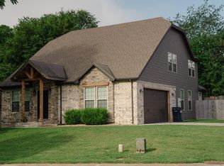 549 S Chestnut Hills Dr, Republic, MO 65738