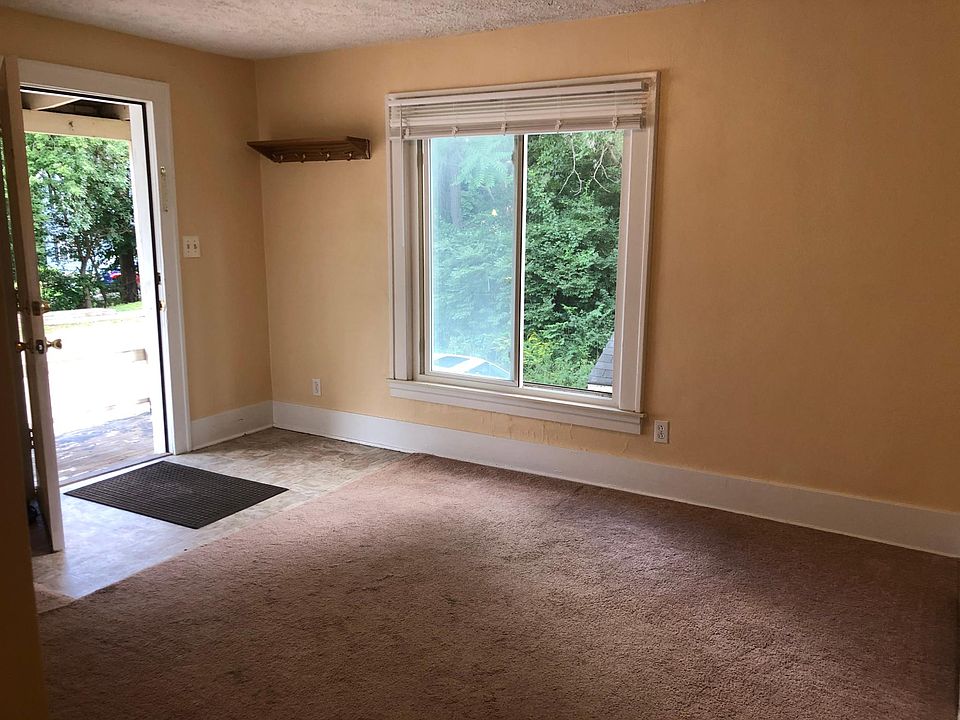 1st image of 734 N River St #3