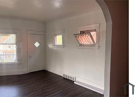 3 bed, 1944 sqft, $1,199 — Photo 3