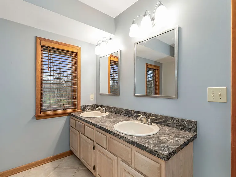 Double vanity in primary bath