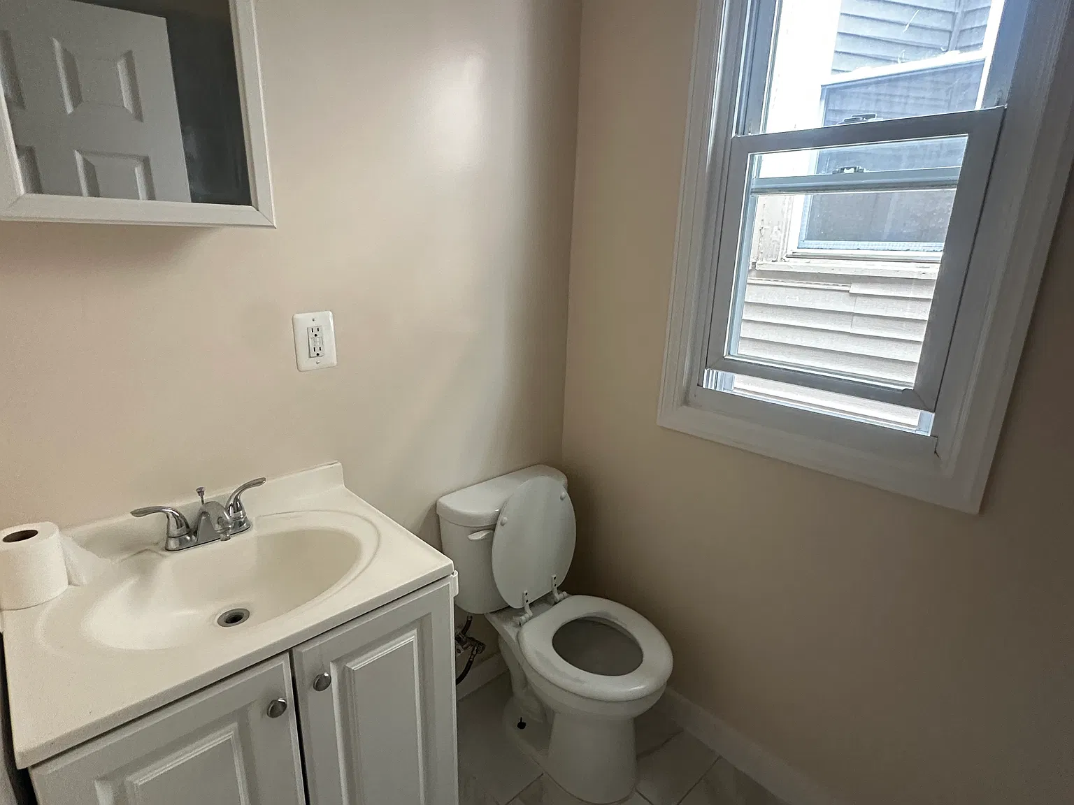 3 bed, 850 sqft, $2,500 — Photo 4