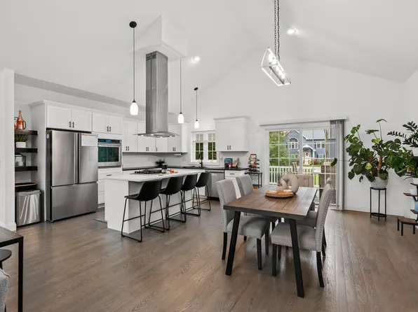 6 Carriage Drive, East Hampton, CT 06424