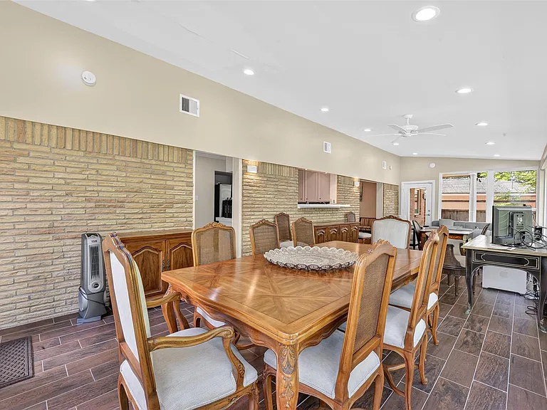 11230 Huggins Dr — Photo 27