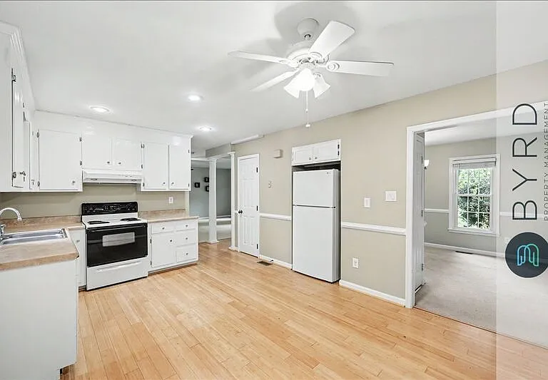 4743 Fordham Rd — Photo 12