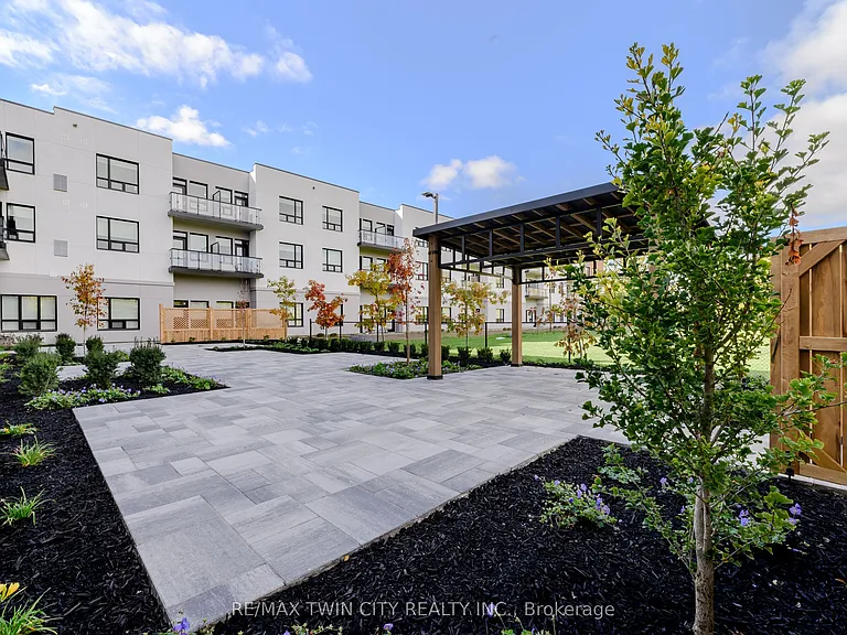 152 N Park St #201 — Photo 18