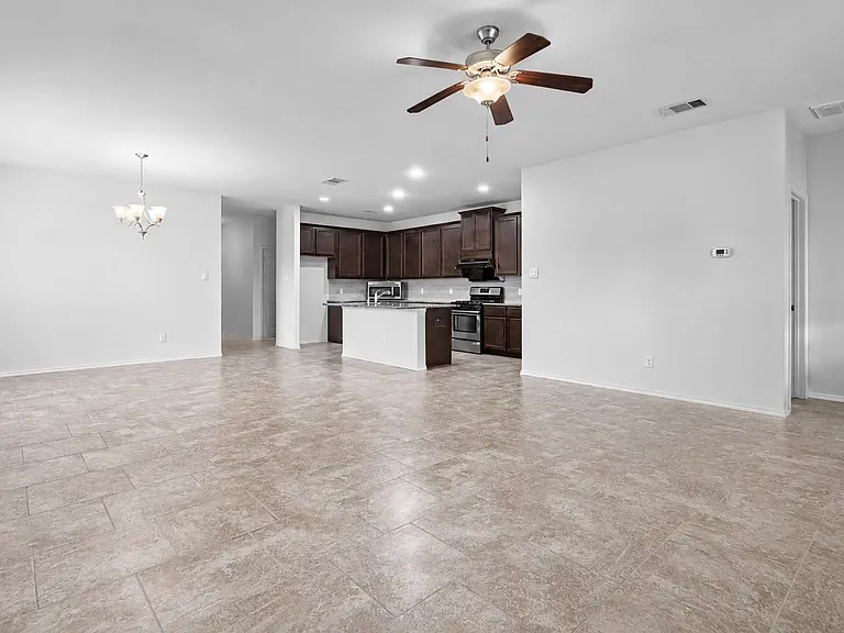 166 Meadow Grove Dr — Photo 13