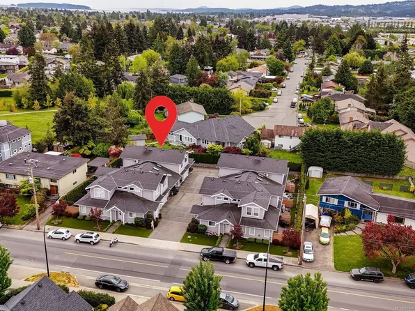 10490 Resthaven Dr #4, Sidney, BC V8L 3H7