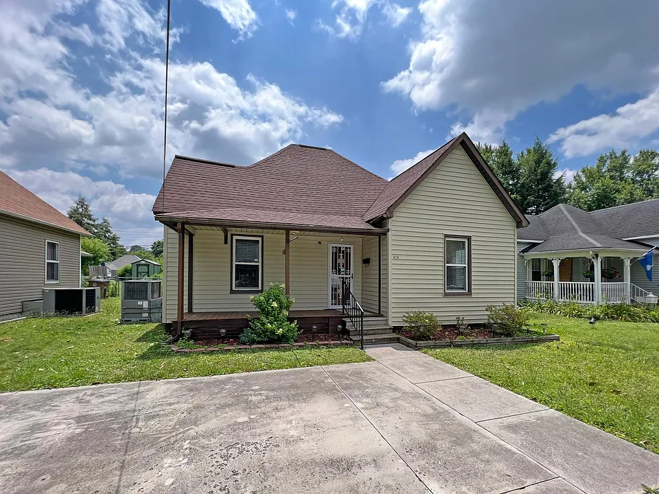 424 E Springdale Ave
