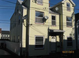 39 Groves Ave, Lowell, MA 01852