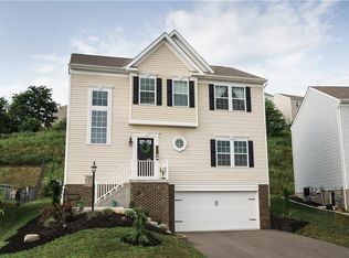 220 Country Barn Rd W, Houston, PA 15342