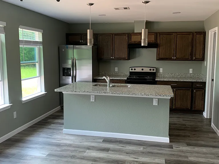 20738 Ruby St — Photo 3