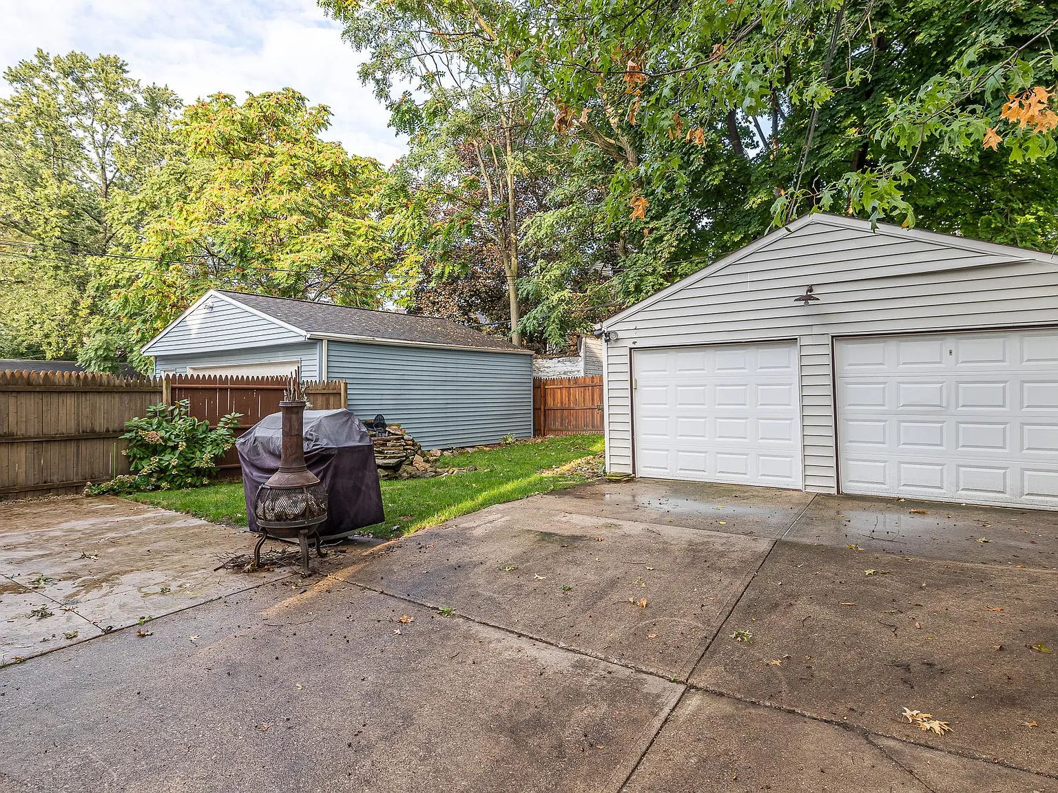 1369 Cranford Ave — Photo 4