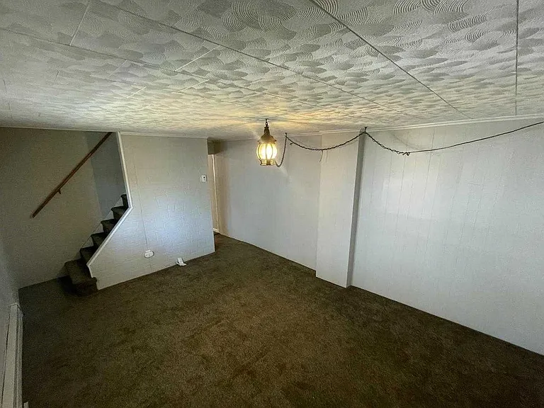 222 Honey Pot St — Photo 4
