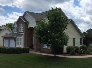 1466 N Foxpointe Dr, State College, PA