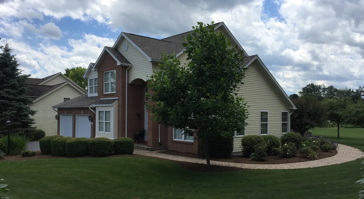 1466 N Foxpointe Dr photo 1