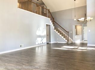 14 Allen Ct, Manalapan, NJ 07726