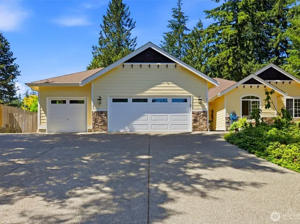 8424 Cirque Drive W, University Place, WA 98467