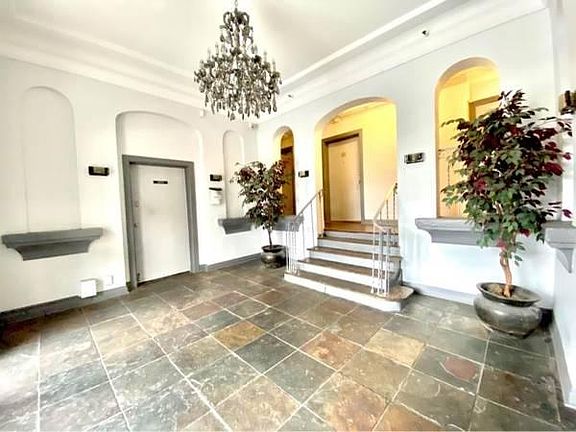4th image of 359 S Alvarado St #304