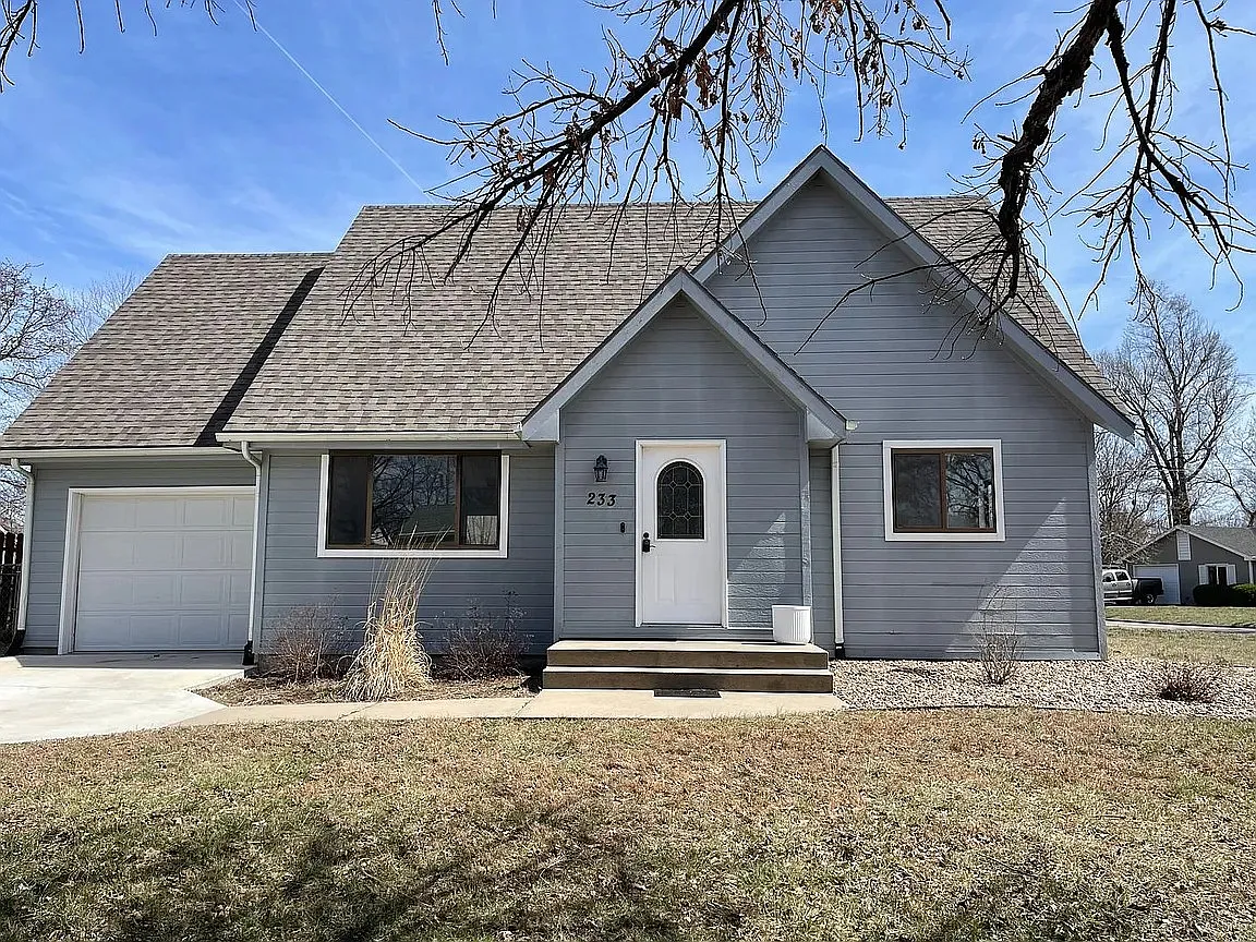 4 bed, 2597 sqft, $2,200 — Photo 1