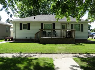 902 9th Ave SE, Jamestown, ND 58401