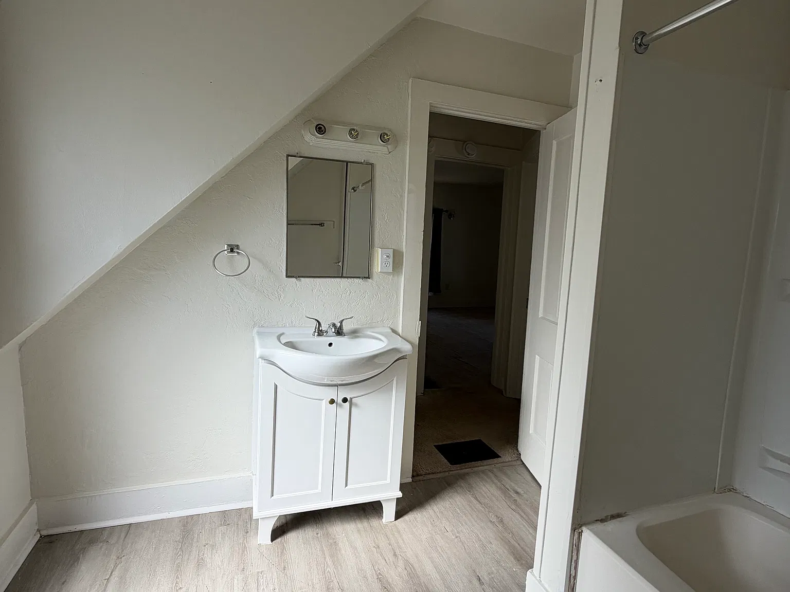 1 bed, $900 — Photo 4