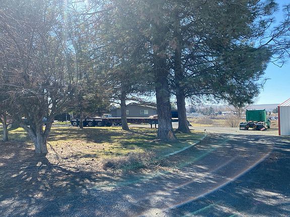 2nd image of 790 S Thacker Rd