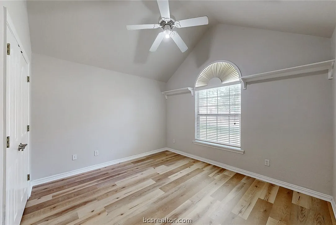3 bed, 1623 sqft, $1,975 — Photo 3
