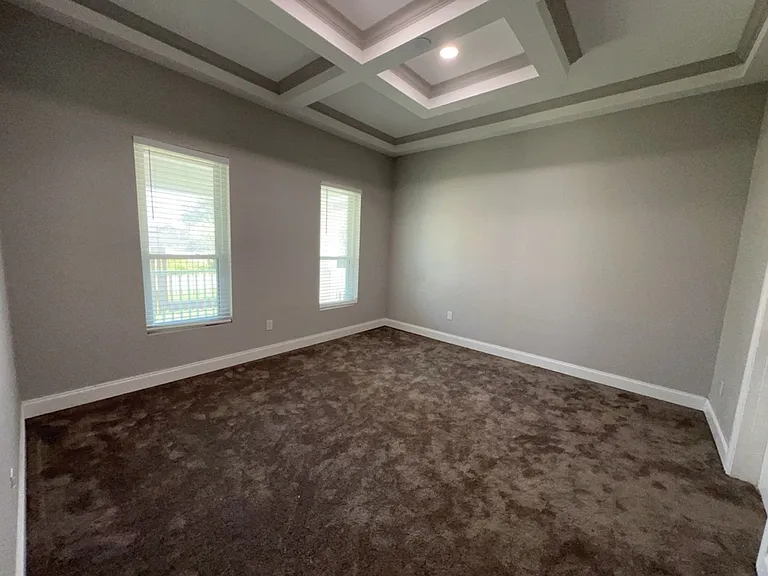 401 Walton St — Photo 16