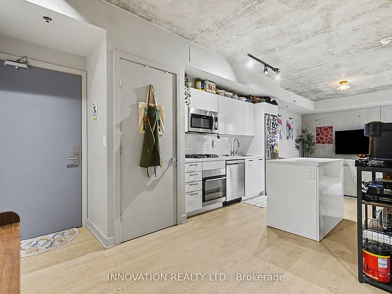 203 Catherine St #411 — Photo 8