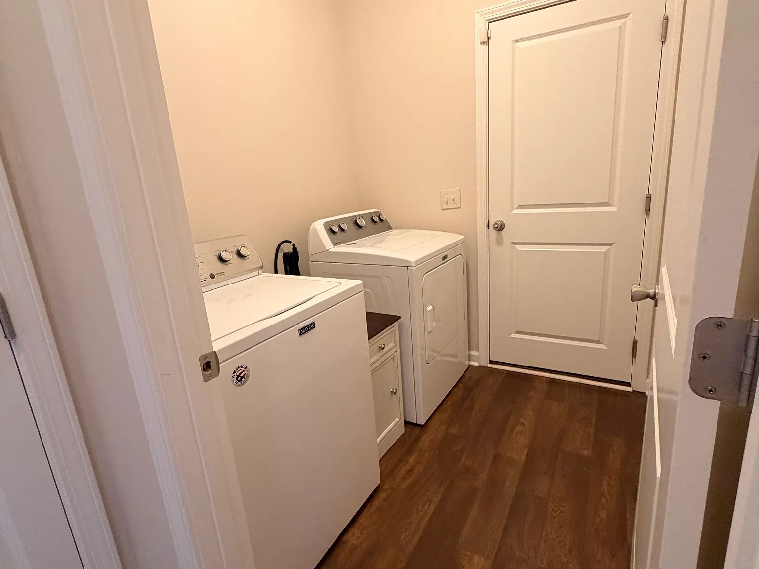 3 bed, 1435 sqft, $2,400 — Photo 3