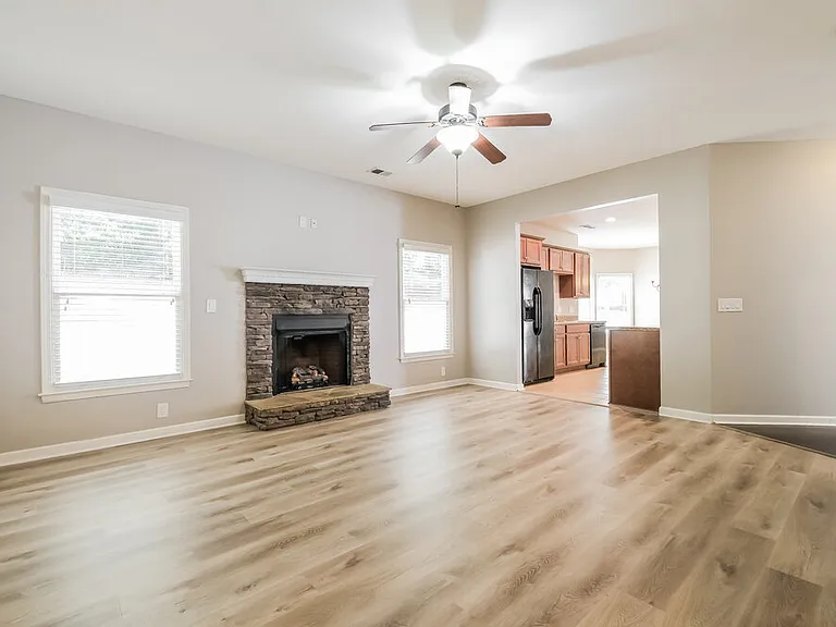 216 Jefferson Ave — Photo 6