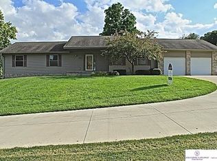 3807 Robin Dr, Bellevue, NE 68147