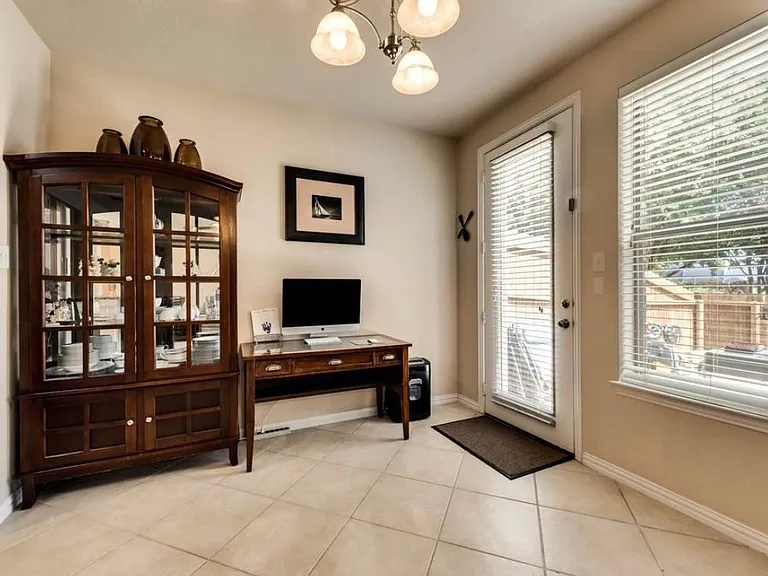 1608 Georgetown Dr — Photo 20