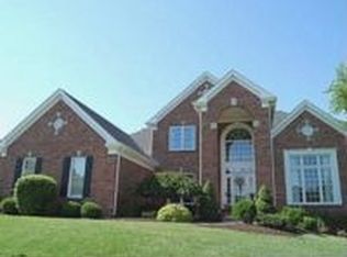368 Pine Bend Dr, Chesterfield, MO