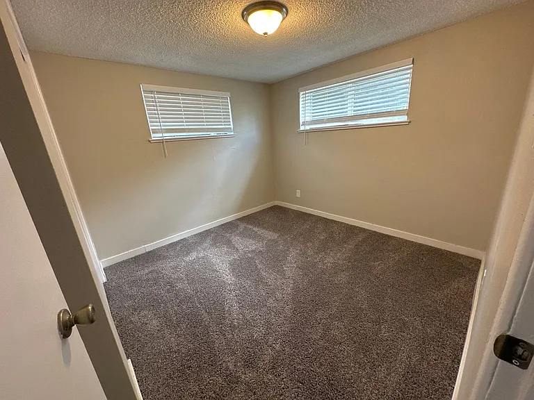 2561 Jellison St #2561 — Photo 11