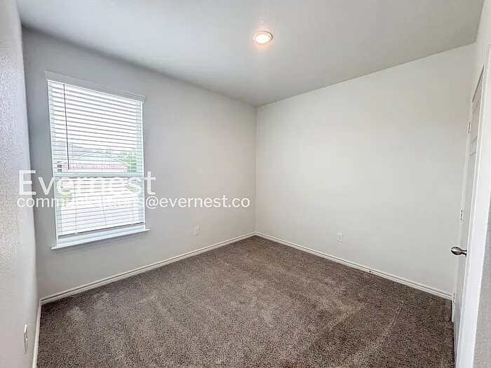 870 Freedom Cir — Photo 12