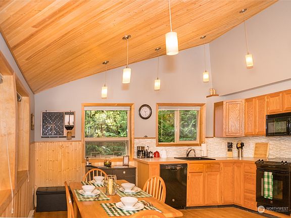 2nd image of 6953 Baker Cir