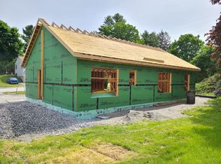 15 Little St, Lewiston, ME 04240