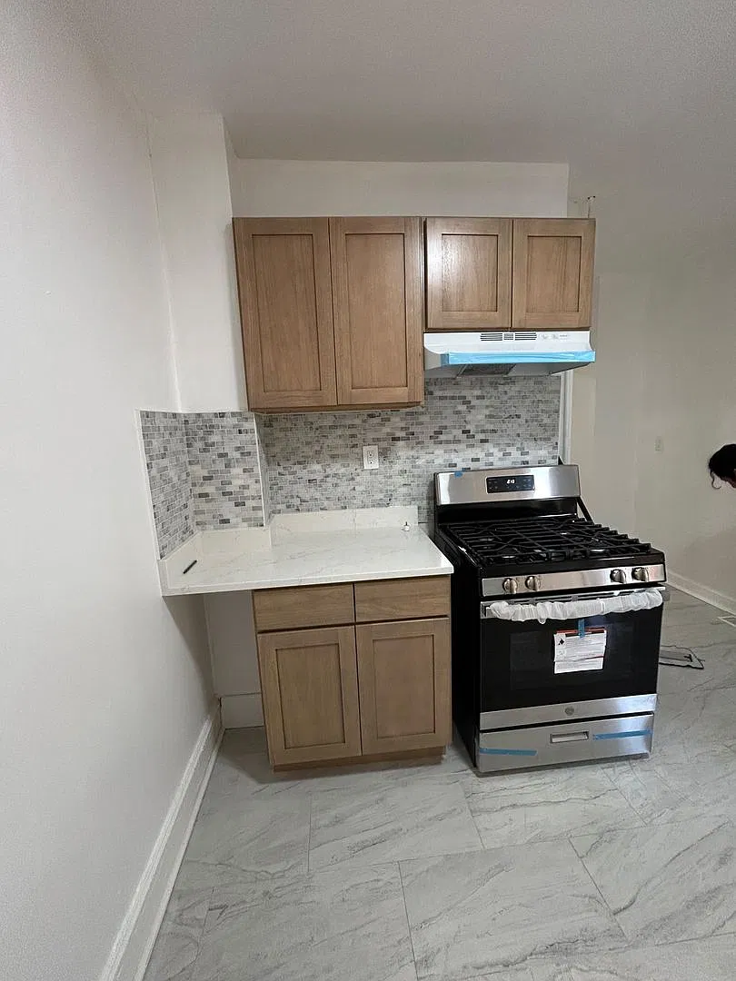 1084 Anna Street — Photo 3