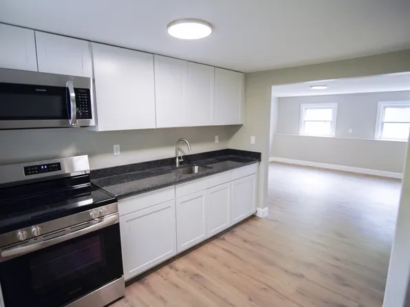 67 Forest St APT 1, Middleboro, MA 02346